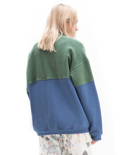 Load image into Gallery viewer, Split Crew Neck - Green/Blueberry
